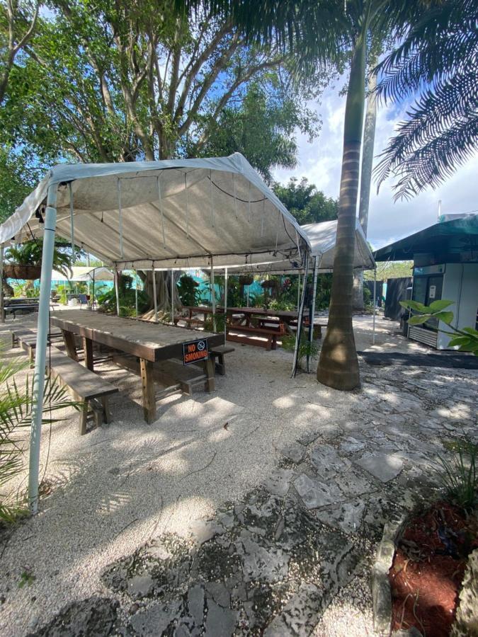 Hoosville Hostel Florida City Exteriér fotografie